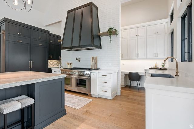 11 E CROSS HILL LN, Sandy, UT 84092