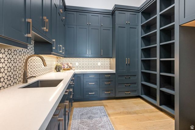 11 E CROSS HILL LN, Sandy, UT 84092