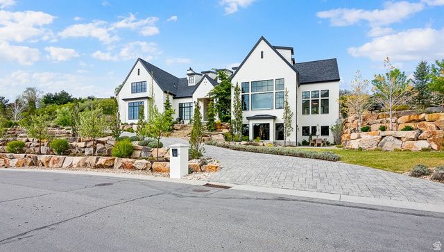 11 E CROSS HILL LN, Sandy, UT 84092