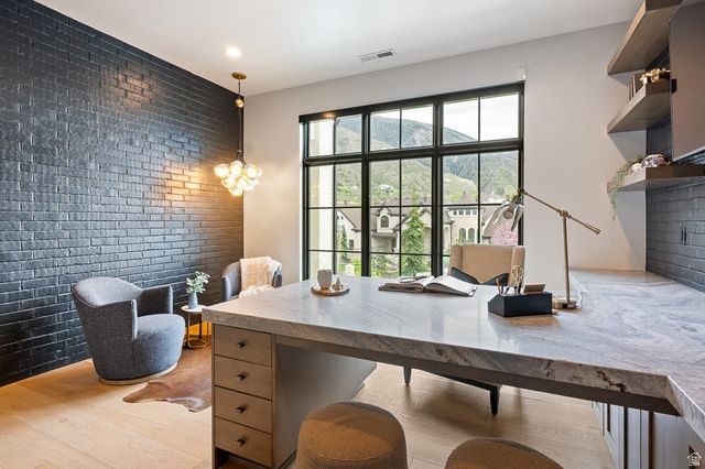 11 E CROSS HILL LN, Sandy, UT 84092