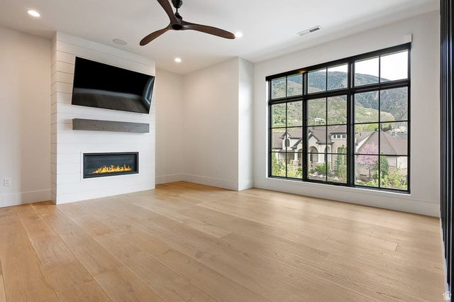 11 E CROSS HILL LN, Sandy, UT 84092