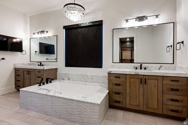 11 E CROSS HILL LN, Sandy, UT 84092