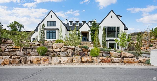 11 E CROSS HILL LN, Sandy, UT 84092
