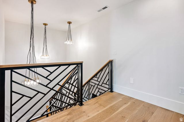 11 E CROSS HILL LN, Sandy, UT 84092