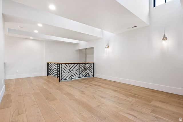 11 E CROSS HILL LN, Sandy, UT 84092