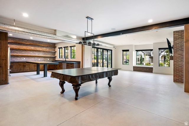 11 E CROSS HILL LN, Sandy, UT 84092