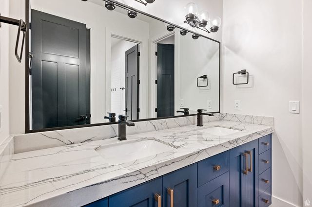 11 E CROSS HILL LN, Sandy, UT 84092