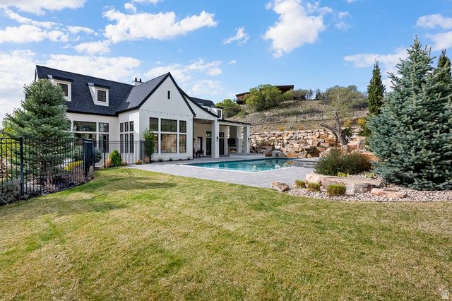 11 E CROSS HILL LN, Sandy, UT 84092