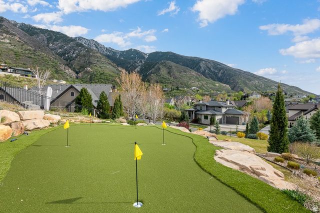 11 E CROSS HILL LN, Sandy, UT 84092