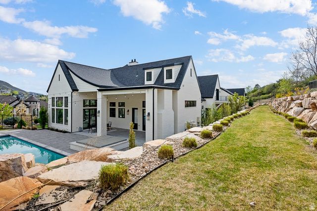11 E CROSS HILL LN, Sandy, UT 84092
