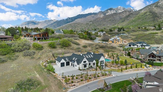 11 E CROSS HILL LN, Sandy, UT 84092