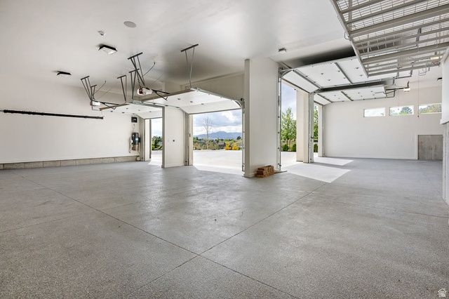 11 E CROSS HILL LN, Sandy, UT 84092