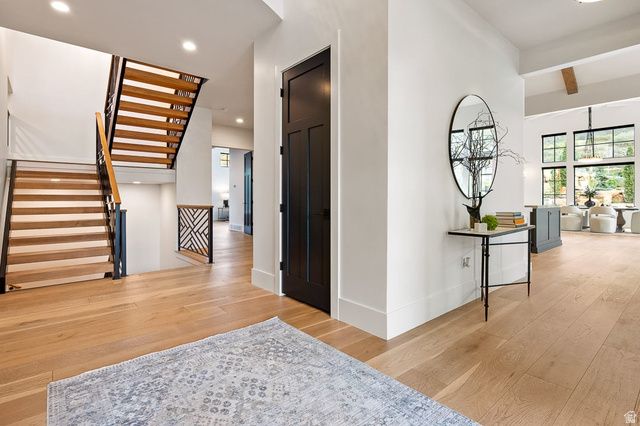 11 E CROSS HILL LN, Sandy, UT 84092