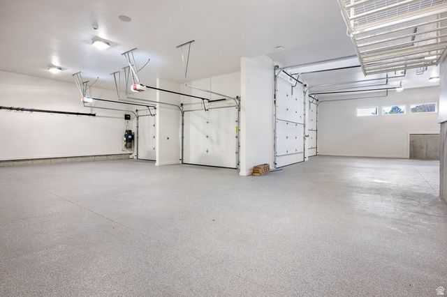 11 E CROSS HILL LN, Sandy, UT 84092