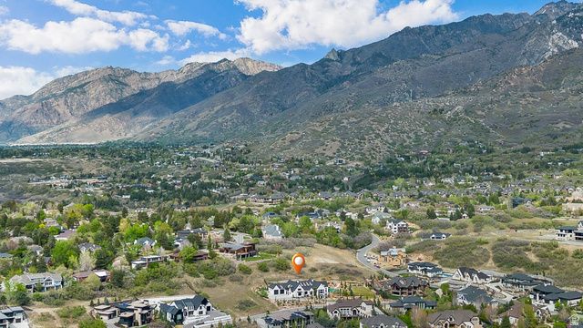 11 E CROSS HILL LN, Sandy, UT 84092