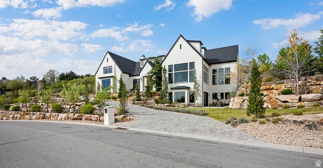 11 E CROSS HILL LN, Sandy, UT 84092
