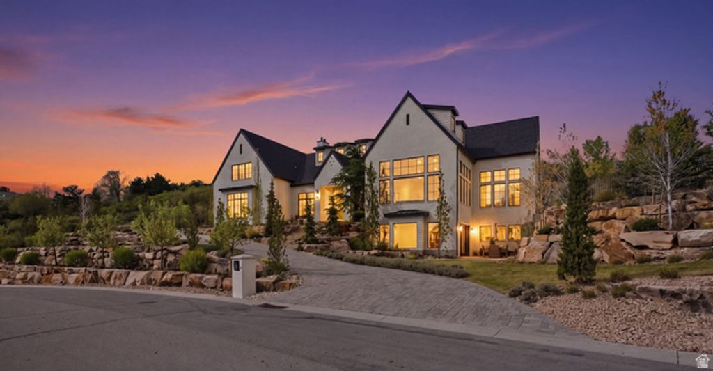 11 E CROSS HILL LN, Sandy, UT 84092