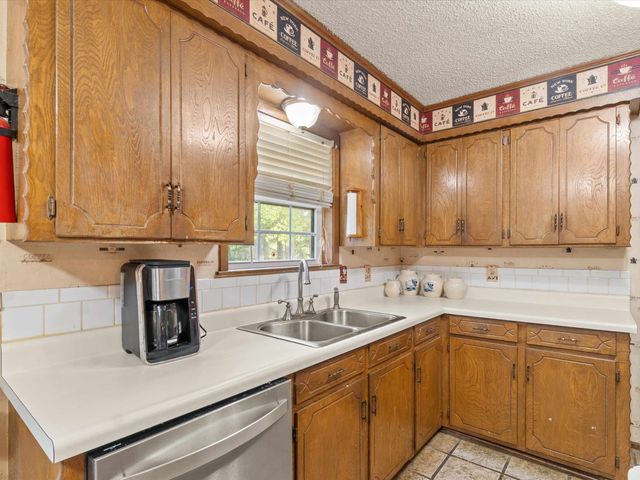 571 County Road 2215, Daingerfield, TX 75638