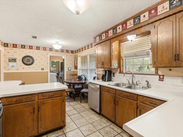 571 County Road 2215, Daingerfield, TX 75638