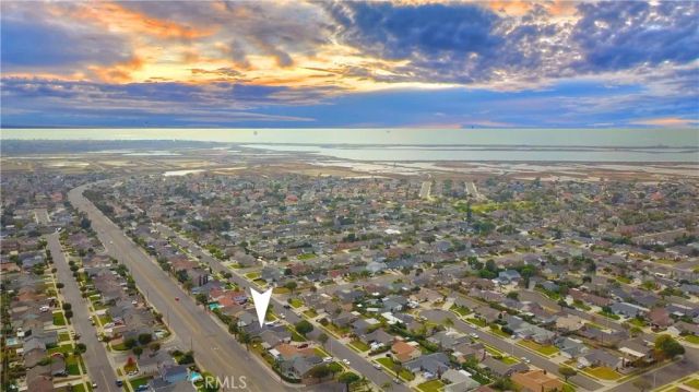 17612 Wrightwood Lane, Huntington Beach, CA 92649