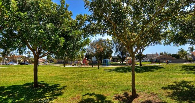 17612 Wrightwood Lane, Huntington Beach, CA 92649