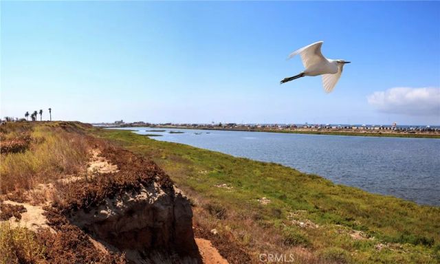 17612 Wrightwood Lane, Huntington Beach, CA 92649