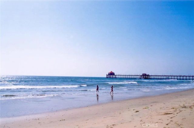 17612 Wrightwood Lane, Huntington Beach, CA 92649