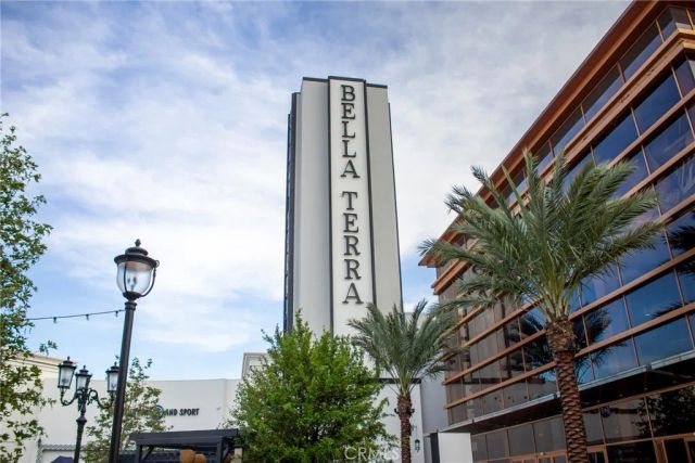 17612 Wrightwood Lane, Huntington Beach, CA 92649