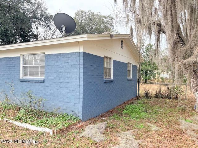 36 VELVET Drive, Jacksonville, FL 32220