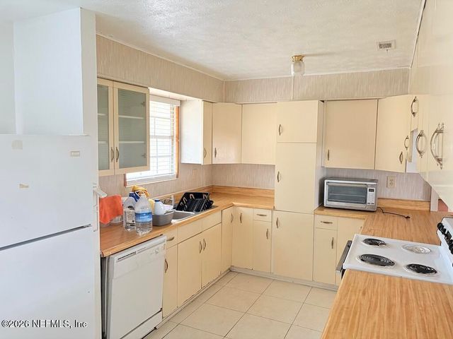 36 VELVET Drive, Jacksonville, FL 32220