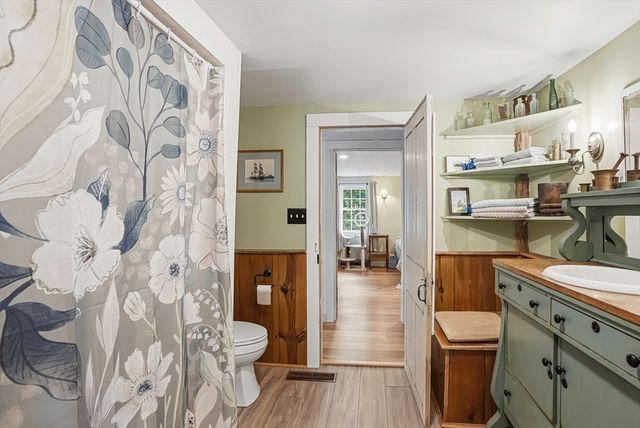 238 South St, Douglas, MA 01516
