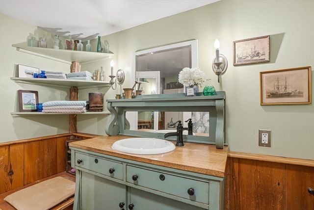238 South St, Douglas, MA 01516