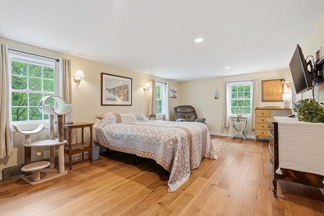 238 South St, Douglas, MA 01516