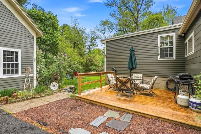 238 South St, Douglas, MA 01516