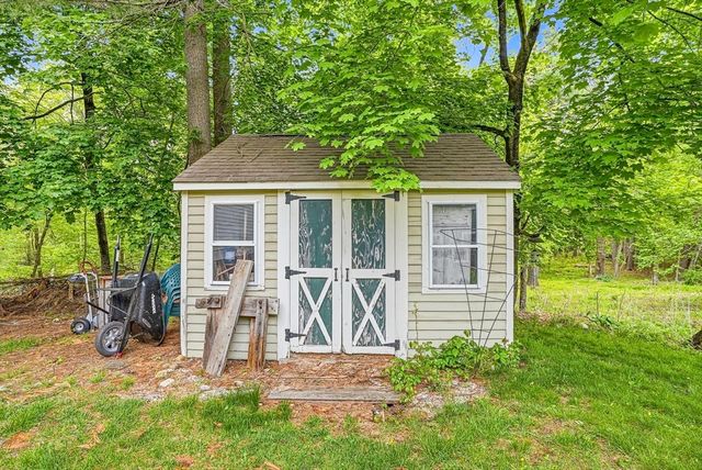 238 South St, Douglas, MA 01516