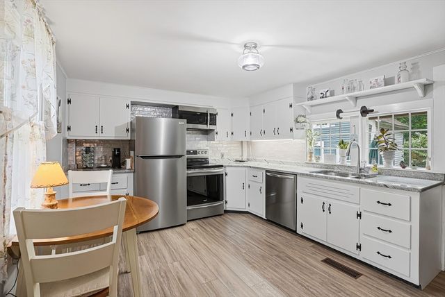238 South St, Douglas, MA 01516