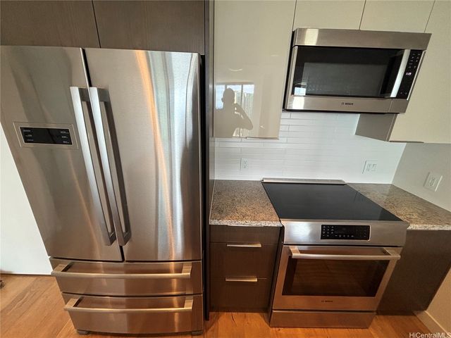 1001 Queen Street 3204, Honolulu, HI 96814