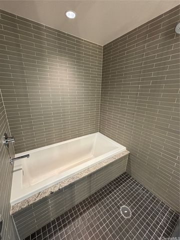 1001 Queen Street 3204, Honolulu, HI 96814