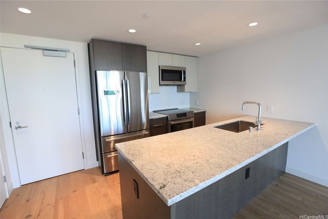 1001 Queen Street 3204, Honolulu, HI 96814