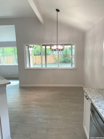 11009 Forest Crown, Live Oak, TX 78233