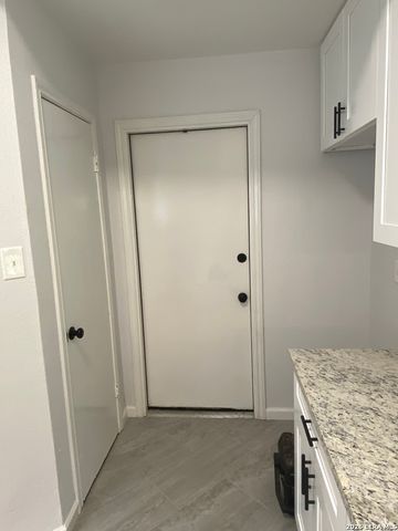 11009 Forest Crown, Live Oak, TX 78233