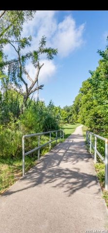 11009 Forest Crown, Live Oak, TX 78233