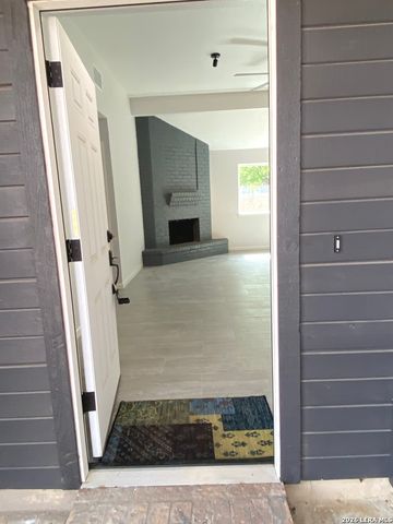 11009 Forest Crown, Live Oak, TX 78233