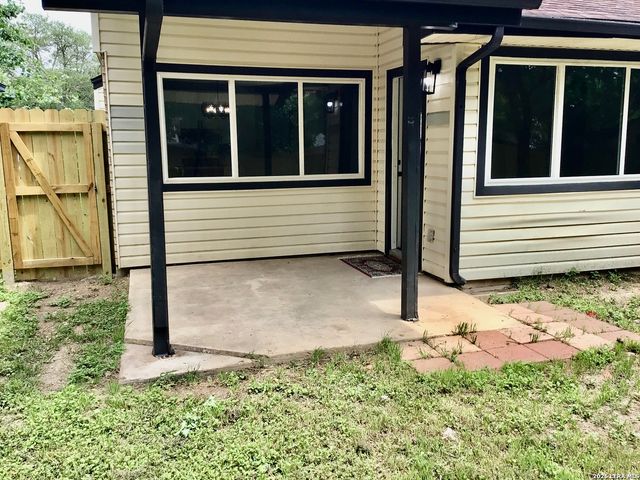 11009 Forest Crown, Live Oak, TX 78233