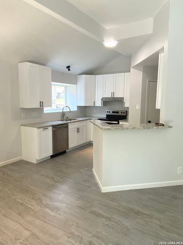 11009 Forest Crown, Live Oak, TX 78233