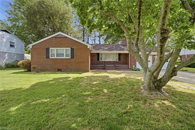 120 Stonehurst RD, Hampton, VA 23669