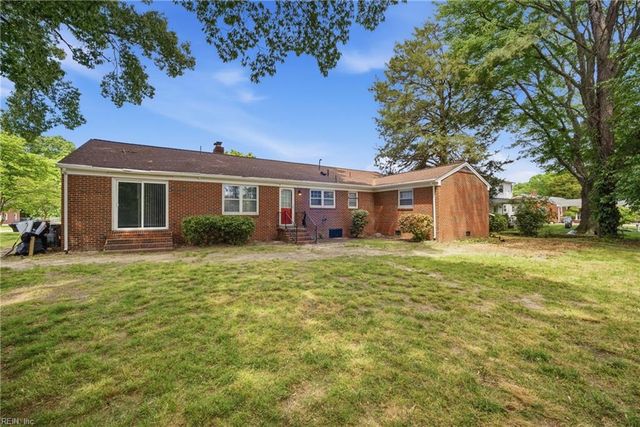 120 Stonehurst RD, Hampton, VA 23669