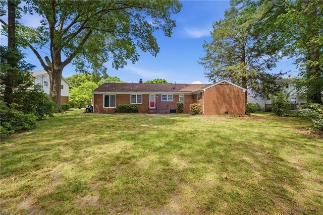 120 Stonehurst RD, Hampton, VA 23669