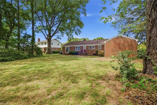 120 Stonehurst RD, Hampton, VA 23669