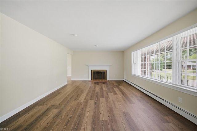 120 Stonehurst RD, Hampton, VA 23669